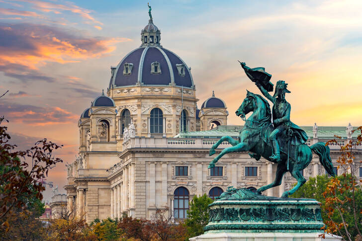 Vamos conhecer um pouco da fascinante Viena, a Jóia Imperial da Europa Central!